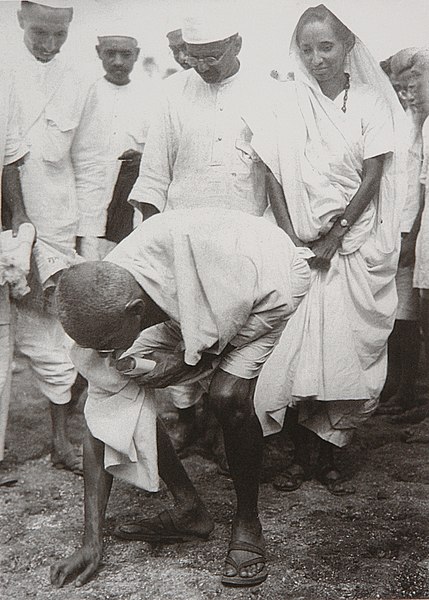 Gandhi And The Salt March